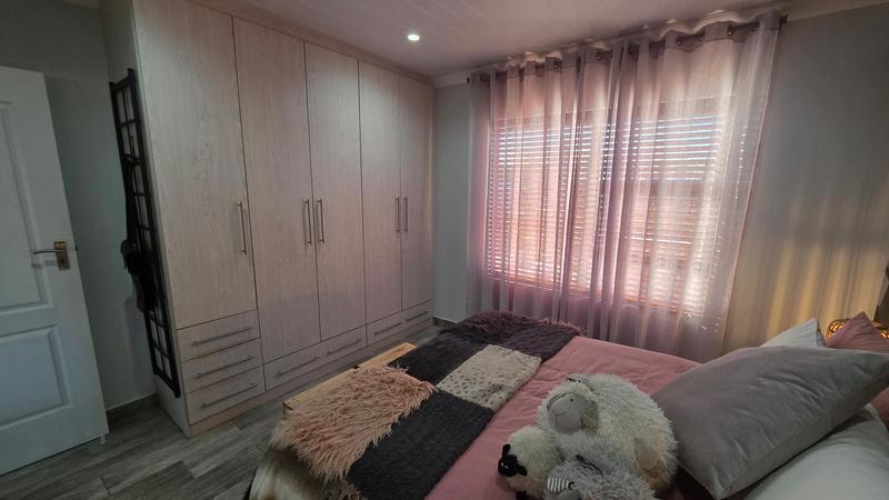 3 Bedroom Property for Sale in Reebok Western Cape